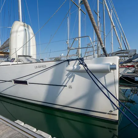 Grand Voilier Coeur La Rochelle Botel